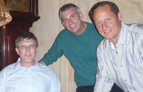 Notícias do sector Stephen Tharrett Bill Mc Bride Brent Darden Rússia Coluna